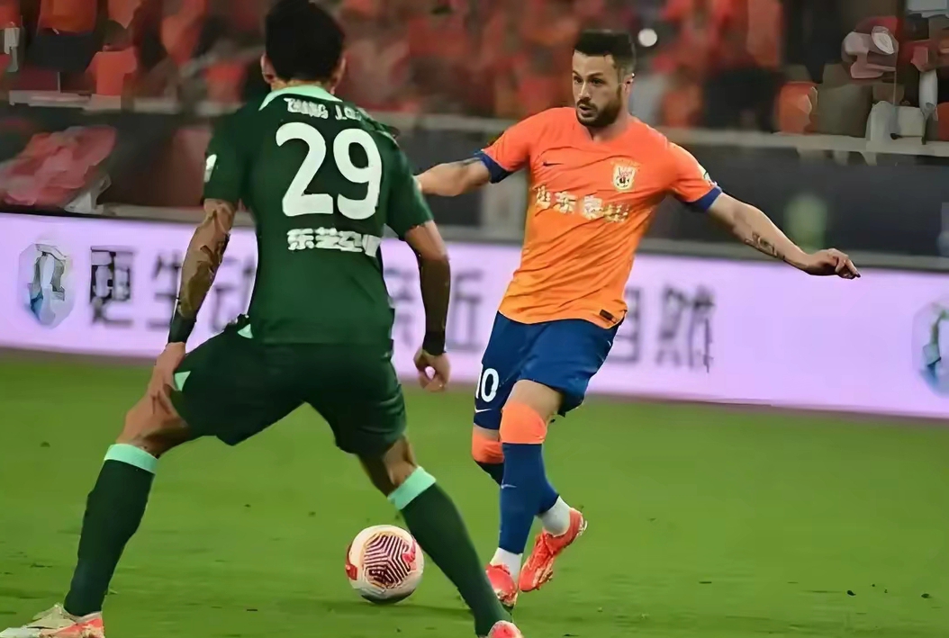 开云官方网站 -加时末段山东泰山备战法甲，刷新队史纪录细节曝光，引发热议，年轻球员得到机会的简单介绍